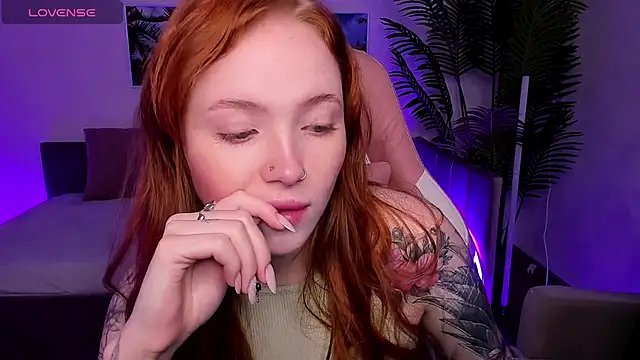 Maya Light online show from October 2025 02:02:01 AM