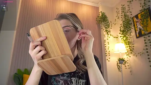 Snapshot of heartseduction chatting on February 2026 07:30:01 AM heartseduction online show from February 2026 07:30:01 AM