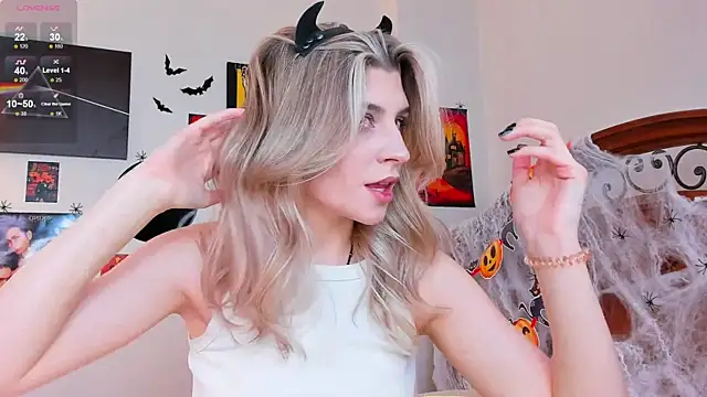 Snapshot of heartseduction chatting on October 2025 07:49:02 AM heartseduction online show from October 2025 07:49:02 AM