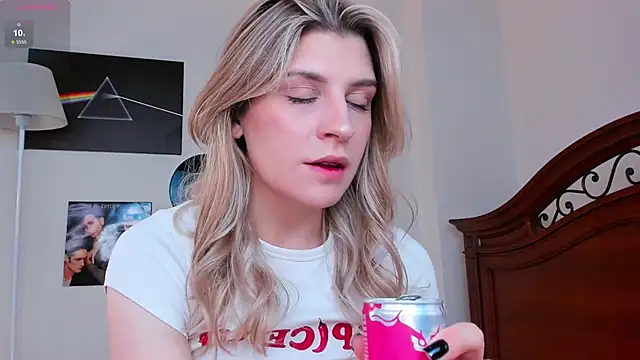 Snapshot of heartseduction chatting on October 2025 07:53:02 AM heartseduction online show from October 2025 07:53:02 AM