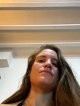 Snapshot of Roxannemuse chatting on November 2025 10:04:02 PM Roxannemuse online show from November 2025 10:04:02 PM