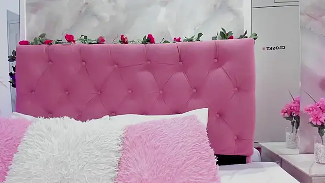 Ariana greenblat online show from September 2025 04:28:02 PM