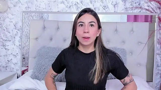 Ariana greenblat online show from October 2025 04:18:01 PM