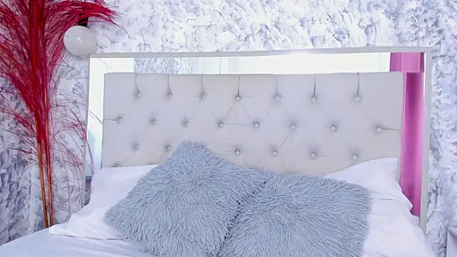 Ariana greenblat online show from February 2026 05:02:01 PM