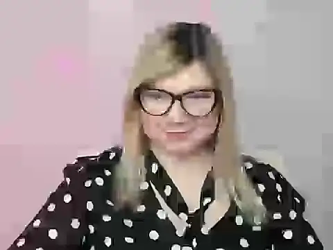 Snapshot of Lola_moree chatting on October 2025 11:56:01 AM Lola moree online show from October 2025 11:56:01 AM