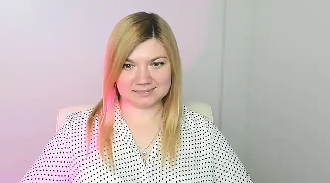 Snapshot of Lola_moree chatting on March 2025 12:23:02 PM Lola moree online show from March 2025 12:23:02 PM