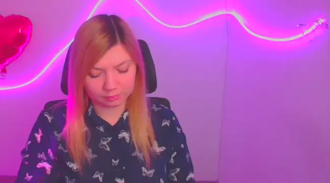 Snapshot of Lola_moree chatting on February 2025 06:39:02 AM Lola moree online show from February 2025 06:39:02 AM