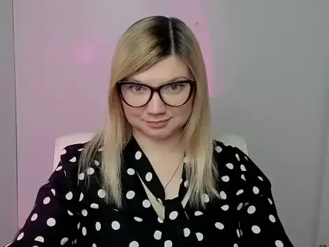 Snapshot of Lola_moree chatting on October 2025 05:36:02 PM Lola moree online show from October 2025 05:36:02 PM