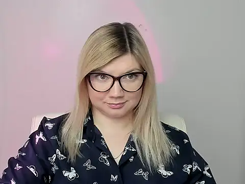 Snapshot of Lola_moree chatting on October 2025 11:45:02 AM Lola moree online show from October 2025 11:45:02 AM