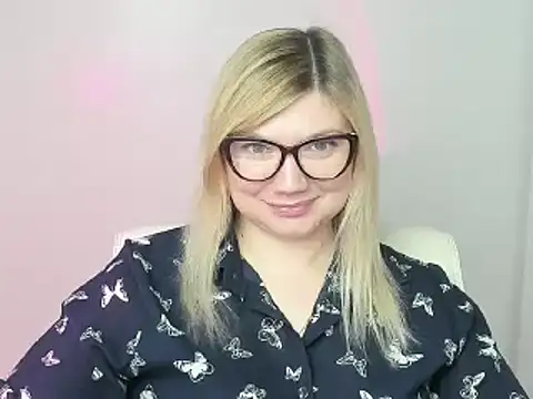 Snapshot of Lola_moree chatting on November 2025 01:04:01 PM Lola moree online show from November 2025 01:04:01 PM