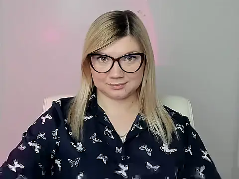 Snapshot of Lola_moree chatting on October 2025 06:08:02 PM Lola moree online show from October 2025 06:08:02 PM