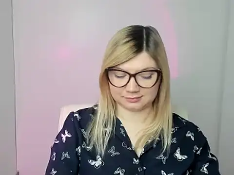 Snapshot of Lola_moree chatting on October 2025 05:50:01 AM Lola moree online show from October 2025 05:50:01 AM