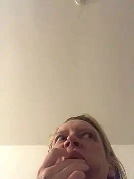 blondey206 online show from March 2025 04:06:01 AM