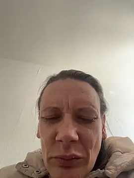 blondey206 online show from April 2026 09:56:01 AM