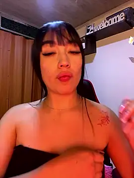 Melody rousse  online show from November 2025 07:18:01 PM