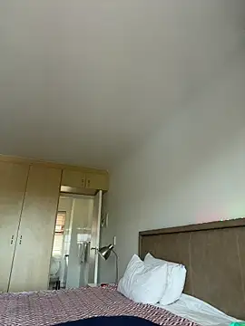 Snapshot of ZinaFreak chatting on November 2025 02:21:01 PM ZinaFreak online show from November 2025 02:21:01 PM