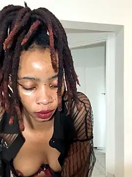 Snapshot of ZinaFreak chatting on October 2025 07:32:02 AM ZinaFreak online show from October 2025 07:32:02 AM