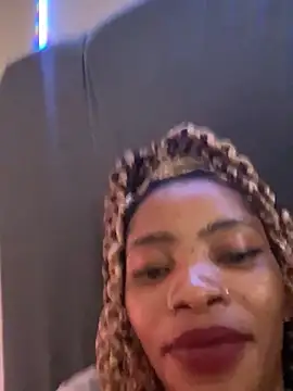 Snapshot of ZinaFreak chatting on February 2025 01:21:02 PM ZinaFreak online show from February 2025 01:21:02 PM