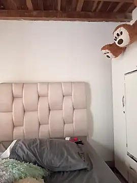 Zaira Rose  online show from April 2026 06:01:02 PM