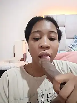 Snapshot of Zaira_Rose_ chatting on June 2026 11:02:02 PM Zaira Rose online show from June 2026 11:02:02 PM