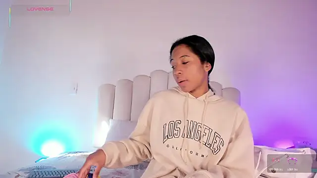 Zaira Rose  online show from November 2025 01:04:02 PM