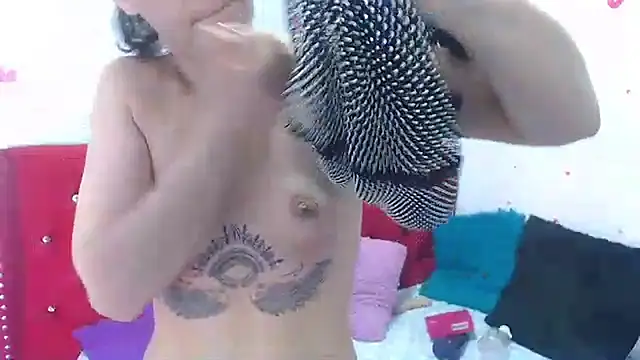 Snapshot of Ariasmithog chatting on November 2025 04:18:02 PM Ariasmithog online show from November 2025 04:18:02 PM