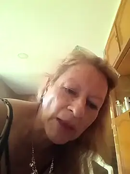 MaryLunna online show from March 2025 07:11:02 PM