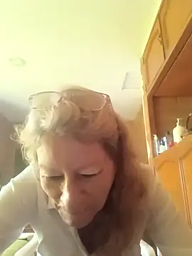 MaryLunna online show from February 2025 02:10:01 PM