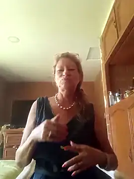 MaryLunna online show from February 2025 02:09:02 PM