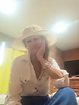 MaryLunna online show from March 2025 11:32:01 AM