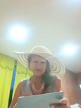 MaryLunna online show from March 2025 11:01:02 AM