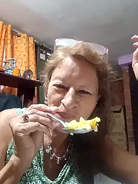 MaryLunna online show from February 2025 12:55:02 PM