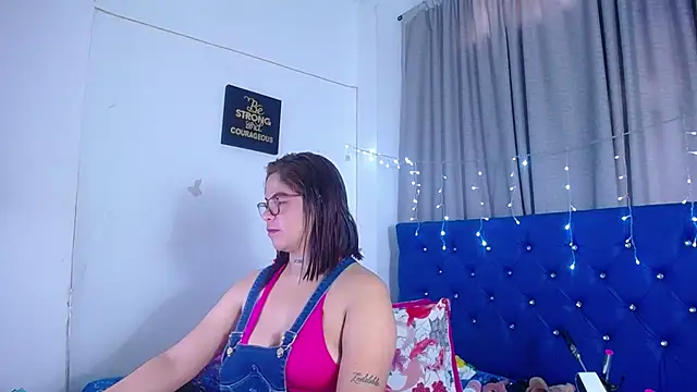 Snapshot of hornny_cougar chatting on January 2026 06:25:01 PM hornny cougar online show from January 2026 06:25:01 PM