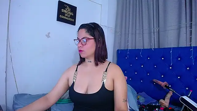 hornny cougar online show from November 2025 06:52:02 PM