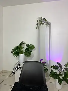 Snapshot of meli_ortiz_ chatting on May 2026 02:04:02 PM meli ortiz online show from May 2026 02:04:02 PM