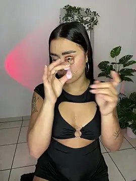 Snapshot of meli_ortiz_ chatting on December 2025 04:28:02 PM meli ortiz online show from December 2025 04:28:02 PM