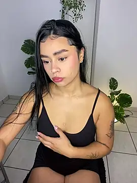 Snapshot of meli_ortiz_ chatting on July 2026 02:03:02 PM meli ortiz online show from July 2026 02:03:02 PM