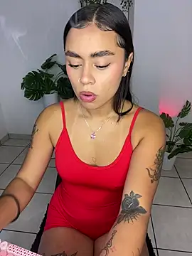 Snapshot of meli_ortiz_ chatting on June 2026 03:32:01 PM meli ortiz online show from June 2026 03:32:01 PM