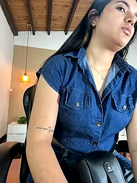 Hadley  online show from November 2025 02:56:02 AM