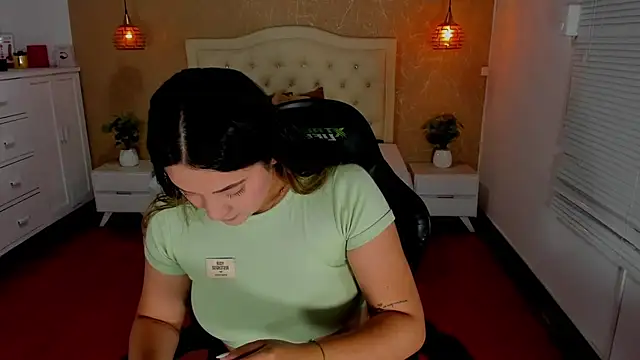 Hadley  online show from June 2026 03:03:02 AM