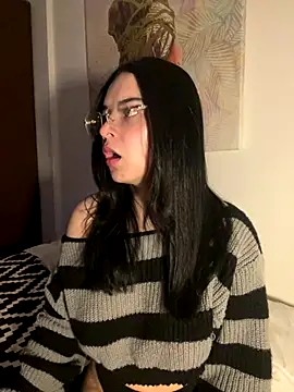 eileensophi online show from October 2025 04:00:02 AM