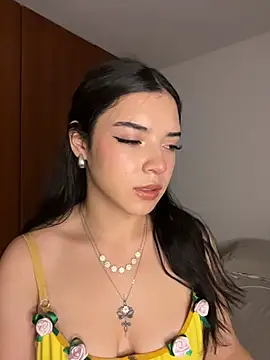 eileensophi online show from May 2026 02:15:01 AM