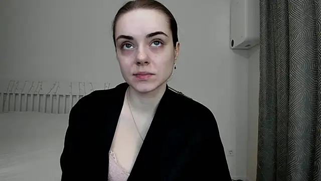 Snapshot of Hustle_Babyy chatting on November 2025 02:31:02 PM Hustle Babyy online show from November 2025 02:31:02 PM