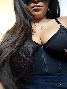 Snapshot of Pauilina_Simons chatting on January 2025 12:22:02 AM Pauilina Simons online show from January 2025 12:22:02 AM