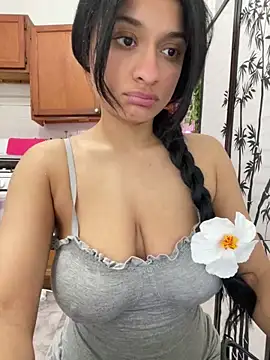 Cristinasunny online show from April 2026 07:00:01 PM