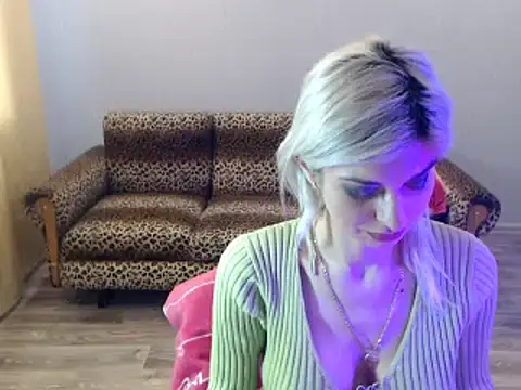 Snapshot of SexyBeatriice chatting on March 2025 07:22:02 AM SexyBeatriice online show from March 2025 07:22:02 AM