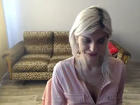 Snapshot of SexyBeatriice chatting on March 2025 07:22:02 AM SexyBeatriice online show from March 2025 07:22:02 AM