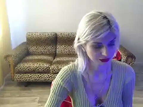 Snapshot of SexyBeatriice chatting on March 2025 07:13:02 AM SexyBeatriice online show from March 2025 07:13:02 AM