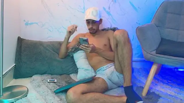 Snapshot of Sam_culhane chatting on December 2025 06:25:02 AM Sam culhane online show from December 2025 06:25:02 AM