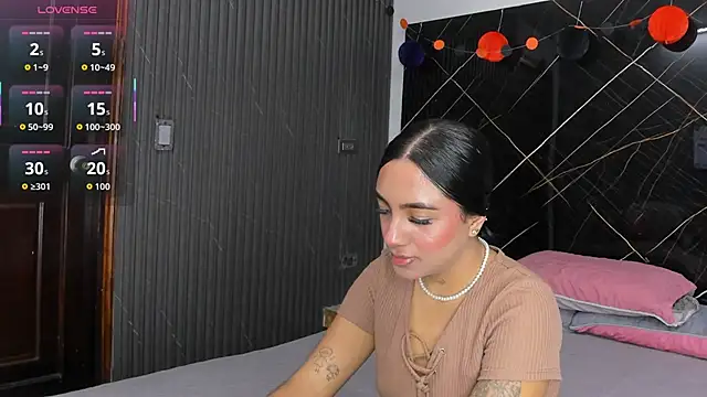 Estefy gomez09 online show from November 2025 04:05:01 AM